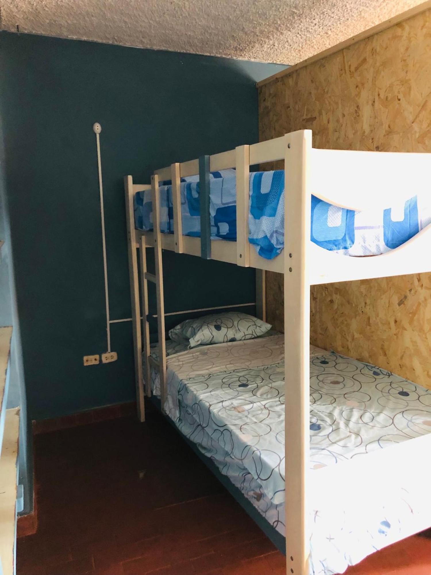 Pointbreak Surf Camp Vandrehjem Huanchaco Eksteriør billede