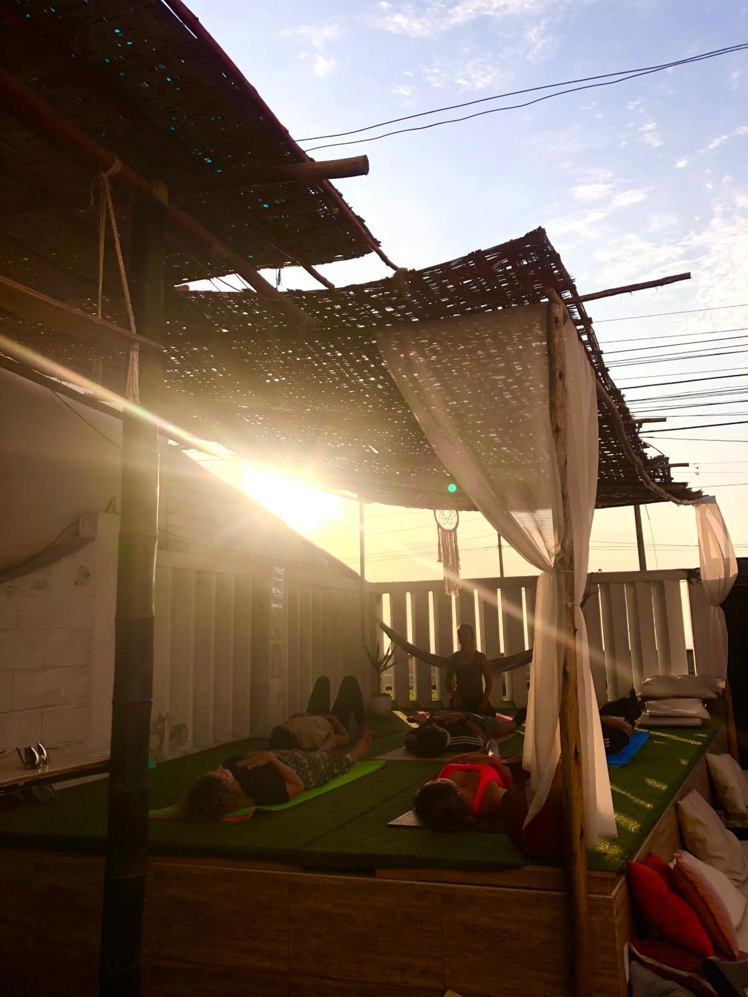 Pointbreak Surf Camp Vandrehjem Huanchaco Eksteriør billede